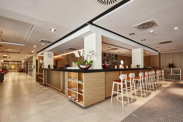 hotel-thermal-balance-lenti-le02-bar-2.jpg