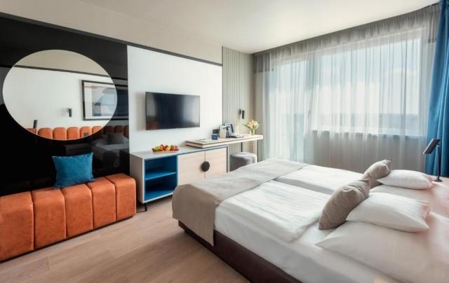 hotel-hunguest-buk-madarsko-buk-dvouluzkovy-pokoj-premium-vycho