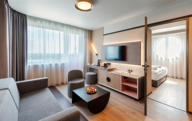 hotel-hunguest-buk-madarsko-buk-dvouluzkovy-apartman-vychodni-k