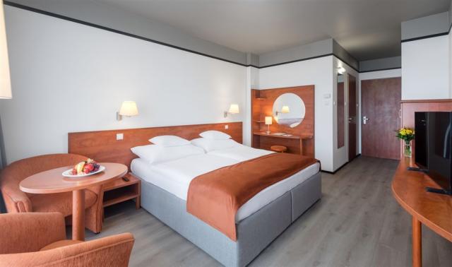 hotel-hunguest-buk-madarsko-buk-dvouluzkovy-pokoj-superior-zapa