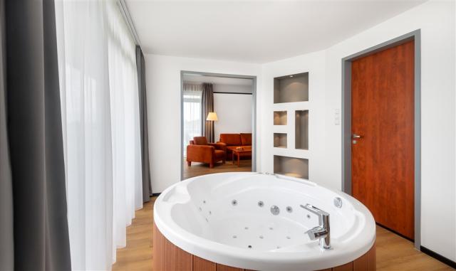 hotel-hunguest-buk-madarsko-buk-prezidentske-apartma-zapadni-kr