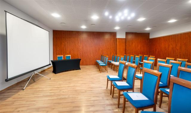 hotel-hunguest-buk-madarsko-buk-konferencni-mistnost-zapadni-kr
