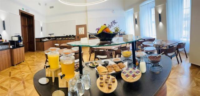 zamecky-hotel-trest-ceska-republika-trest-restaurace-snidane (2