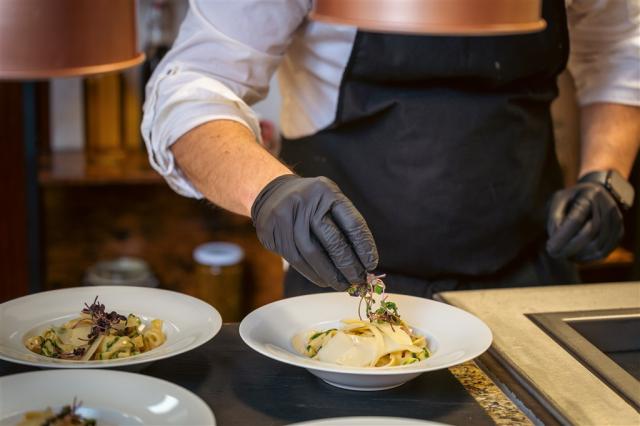 marianske-lazne-grandhotel-nabokov-restaurace-3.jpg