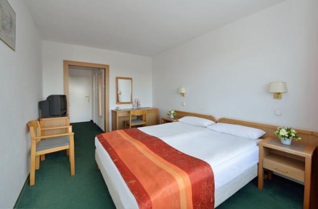 danubius-hotel-annabella-madarsko-balatonfured-pokoj-standard (
