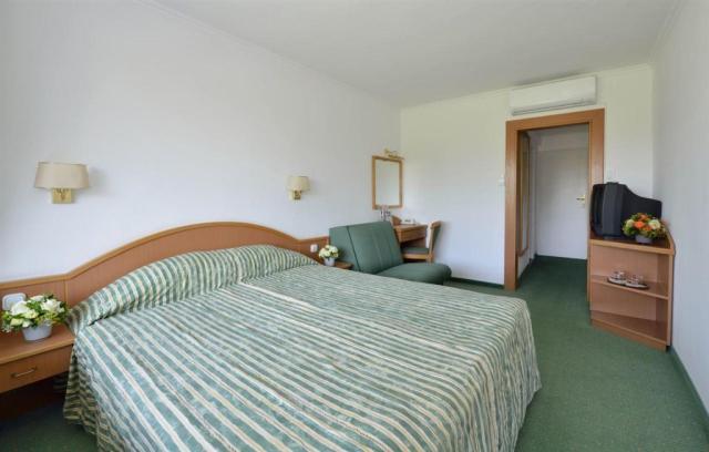 danubius-hotel-annabella-madarsko-balatonfured-pokoj-superior (
