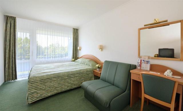 danubius-hotel-annabella-madarsko-balatonfured-pokoj-superior.j