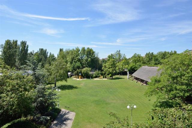 danubius-hotel-annabella-madarsko-balatonfured-pohled-na-zahrad