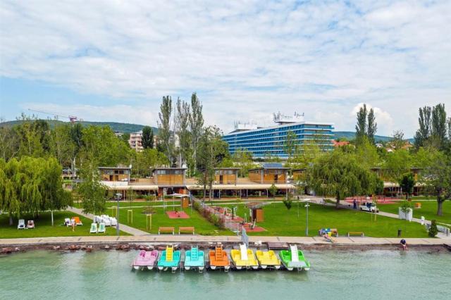 danubius-hotel-annabella-madarsko-balatonfured-pohled-na-hotel 