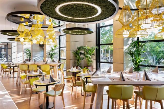 danubius-hotel-helia-madarsko-budapest-restaurace (2).jpg