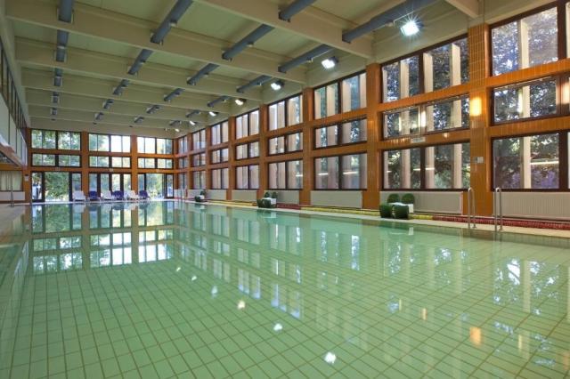 hotel-danubius-marina-madarsko-balatonfured-bazen.jpg