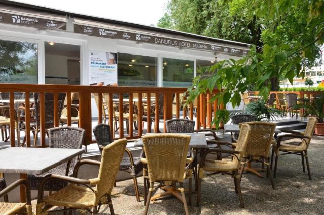 hotel-danubius-marina-madarsko-balatonfured-plazova-restaurace.