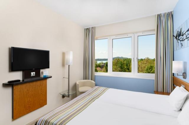 hotel-danubius-marina-madarsko-balatonfured-pokoj-superior (3).
