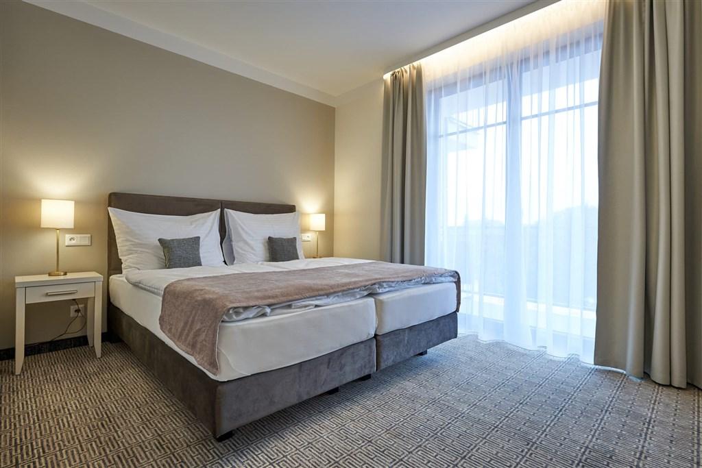 hotel-queens-ceska-republika-marianske-lazne-pokoj-superior.jpg