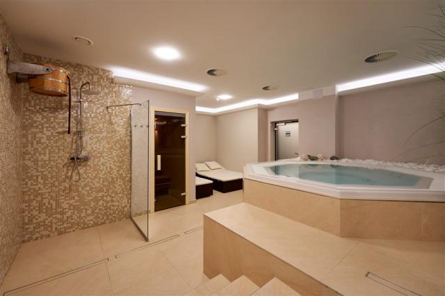 hotel-queens-ceska-republika-marianske-lazne-wellness (7).jpg