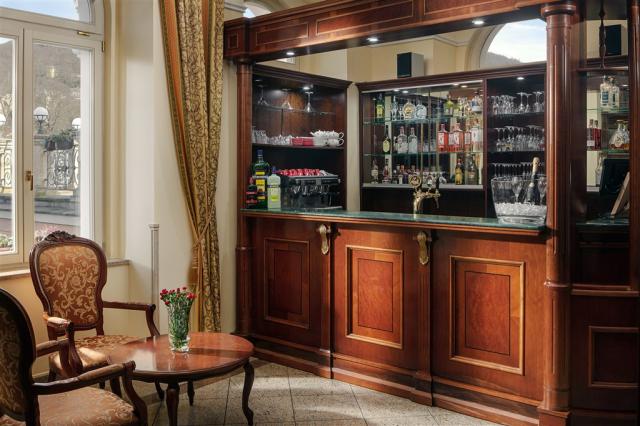 humboldt-park-hotel-spa-ceska-republika-karlovy-vary-bar.jpg