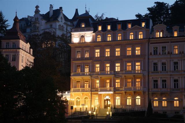 humboldt-park-hotel-spa-ceska-republika-karlovy-vary-pohled-na-