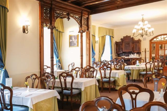 villa-smetana-ceska-republika-karlovy-vary-restaurace (7).jpg
