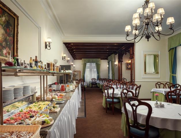 villa-smetana-ceska-republika-karlovy-vary-restaurace (2)1.jpg