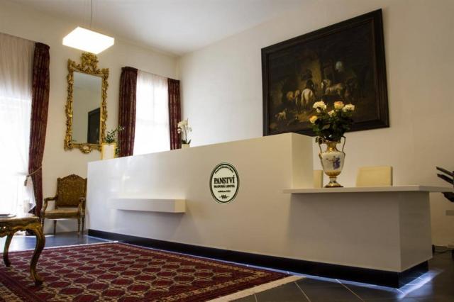 hotel-panstvi-dlouha-lhota-ceska-republika-recepce (2).jpg