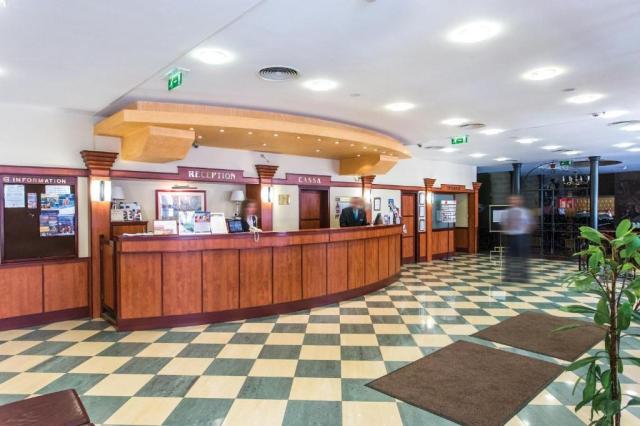 hotel-danubius-erzsébet-city-center-madarsko-budapest-recepce.j