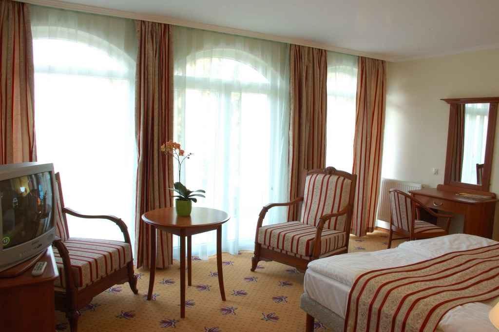 hotel-sante-heviz-hv05-interier-pokoj-4.jpg