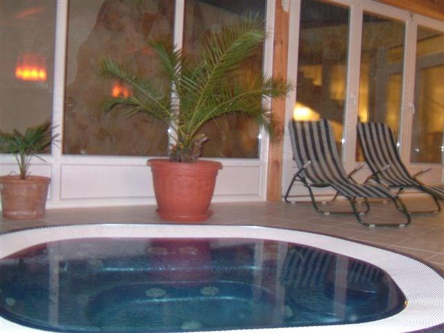 hotel-sante-heviz-hv05-vírivka-2.jpg