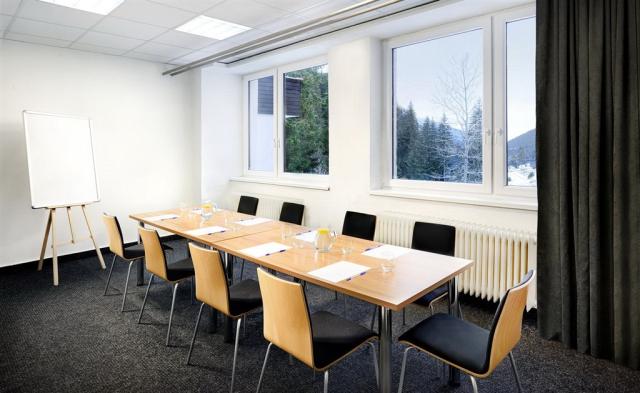 hotel-SKI-slovensko-jasna-konferencni-mistnost.jpg