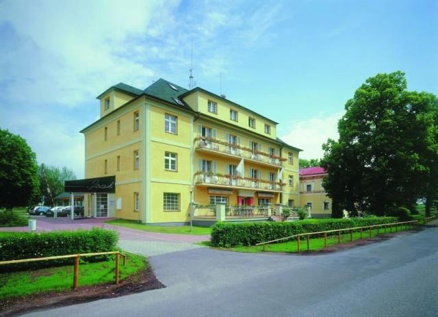 lazensky-hotel-jirasek-konstantinovy-lazne-pohled.jpg