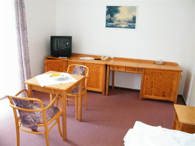 lazensky-hotel-jirasek-konstantinovy-lazne-pokoj.jpg