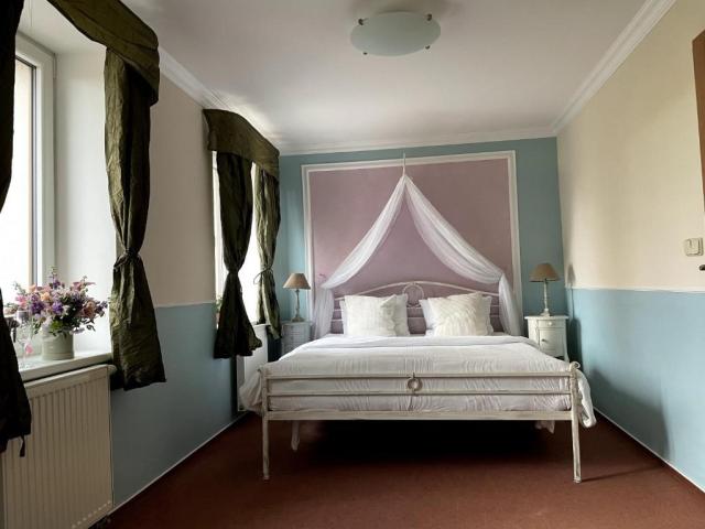 hotel-amalka-ceska-republika-straskov-dvouluzkovy-pokoj-nadstan