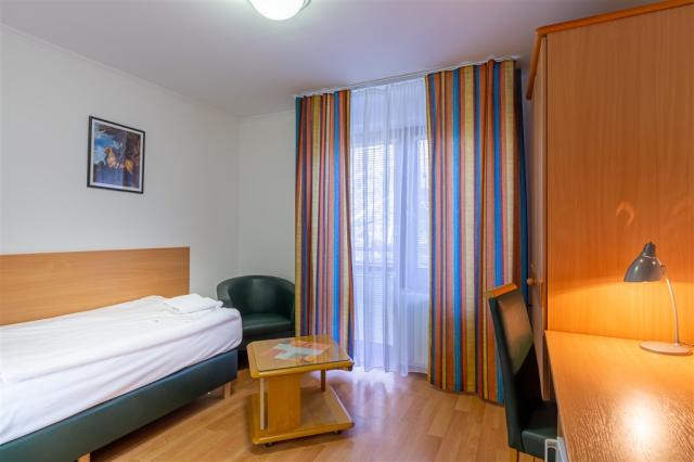 ensana-spa-smrdaky-slovensko-smrdaky-jednoluzkovy-pokoj-standar