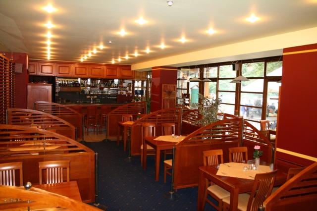 hotel-skalni-mlyn-blansko-jidelna.JPG