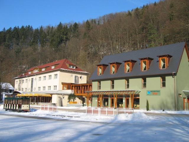 hotel-skalni-mlyn-blansko-hotel-v-zime.JPG