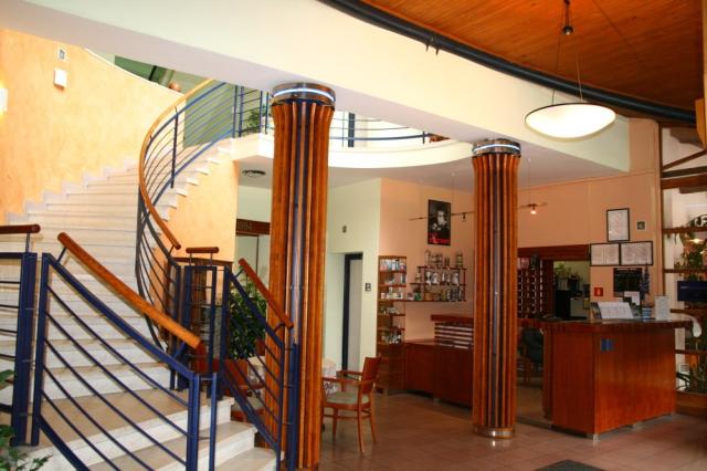 hotel-skalni-mlyn-blansko-vstup-recepce.JPG