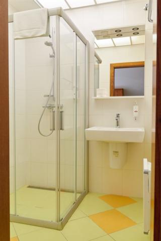 hotel-skalni-mlyn-blansko-ubytovani-koupelna.jpg
