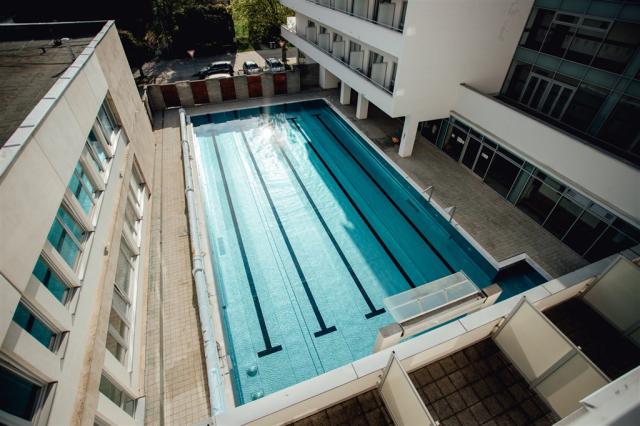 velka-fatra-slovensko-turcianske-teplice-pohled-na-hotel-bazen.