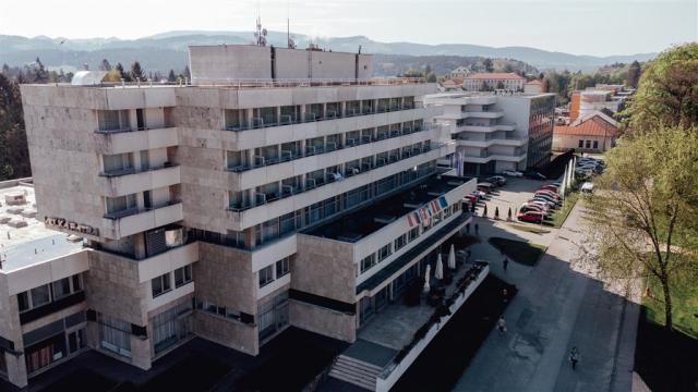 velka-fatra-slovensko-turcianske-teplice-pohled-na-hotel (6).jp