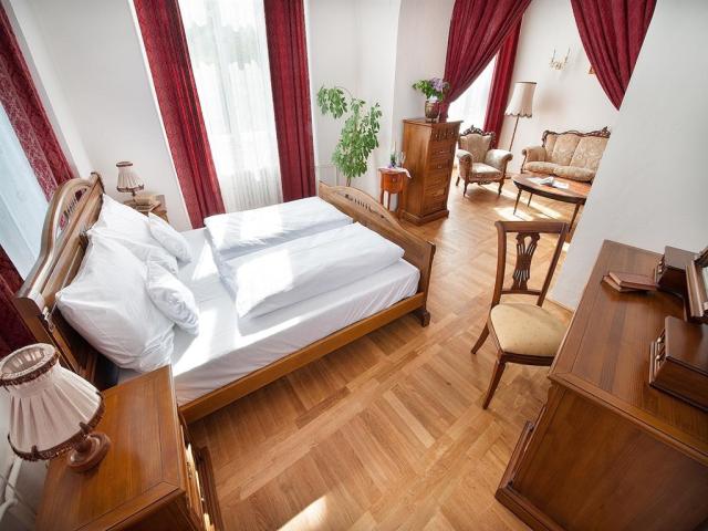 zamecky-hotelhruba_skala_apartman.jpg
