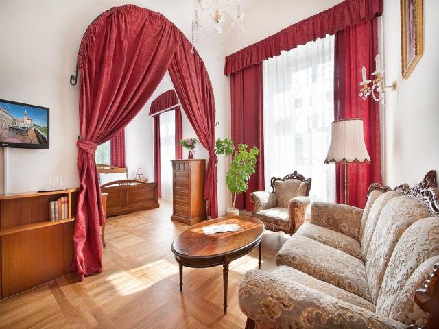 zamecky-hotelhruba_skala_Apartma.jpg