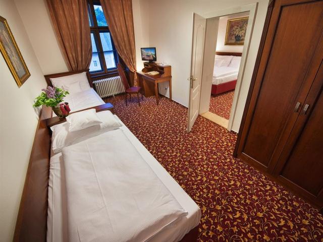 zamecky-hotelhruba_skala_rodinný.jpg