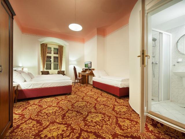 zamecky-hotelhruba_skala_triluzkovy.jpg