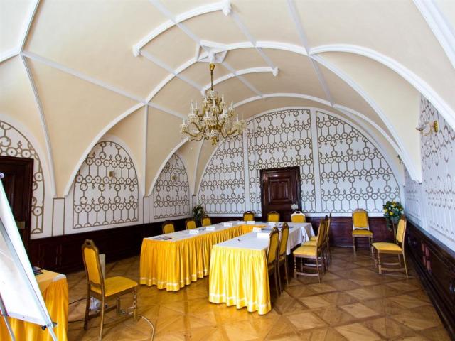zamecky-hotelhruba_skala_mistnost-konference.jpg
