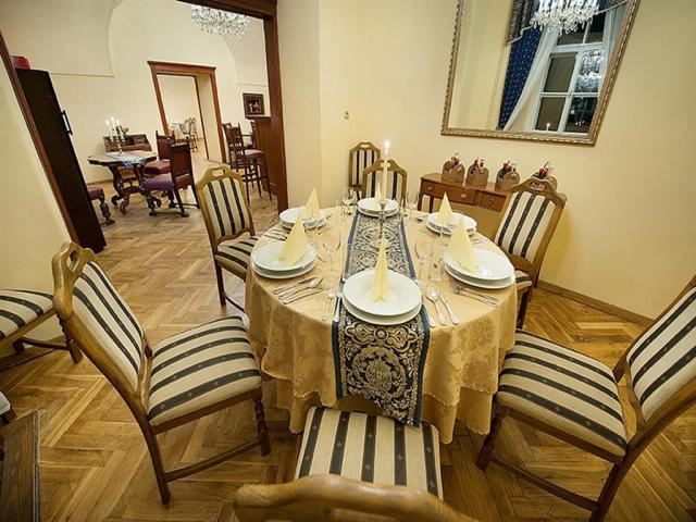 zamecky-hotelhruba_skala_jidelna.jpg