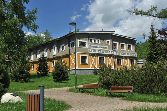 koliba-kamzík-slovenské-stary-smokovec-pohled-na-kolibu (3).jpg