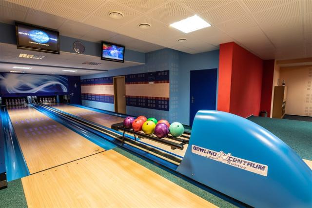 -hotel-dlouhe-strane-kouty-nad-desnou-bowling (2).jpg