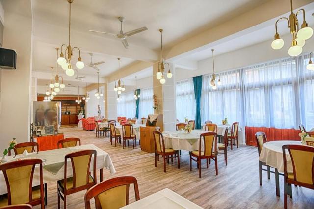 hotel-jalta-slovensko-piestany-restaurace (3).jpg