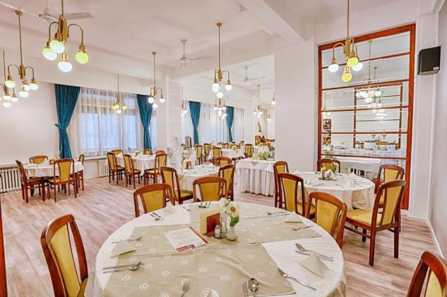 hotel-jalta-slovensko-piestany-restaurace (2).jpg