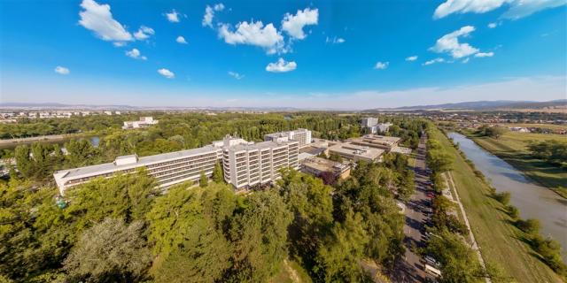 hotel-jalta-slovensko-piestany-pohled-na-hotel (3).jpg