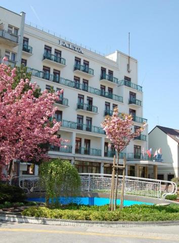 hotel-jalta-slovensko-piestany-pohled-na-hotel (2).jpg